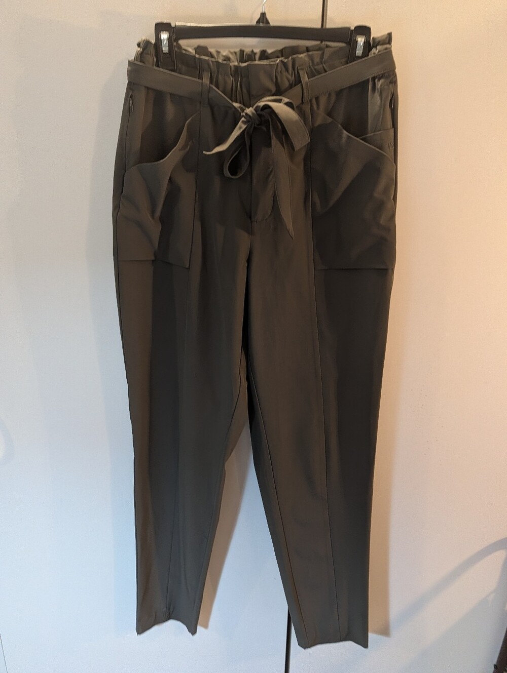 Modern Ambition Woman's Medium Olive Tie-Waist Paperbag Trousers